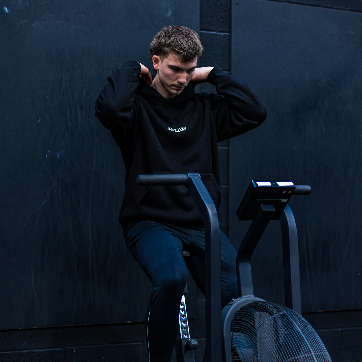 Crossfit athlete wearing Murgs oversized black hoodie